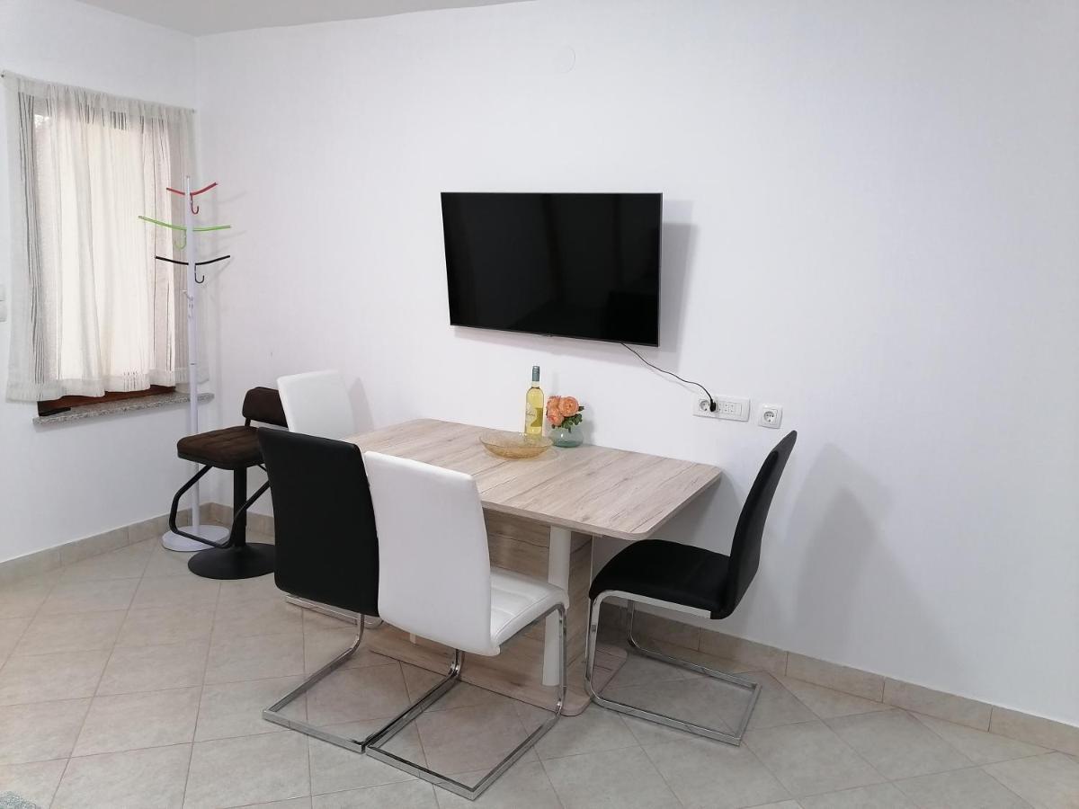 Kika Apartment ดรามัลย์ ภายนอก รูปภาพ